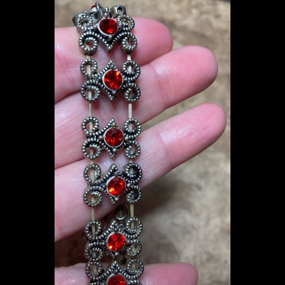 Beautiful Vintage Stretch Bracelet - Picture 5 of 7